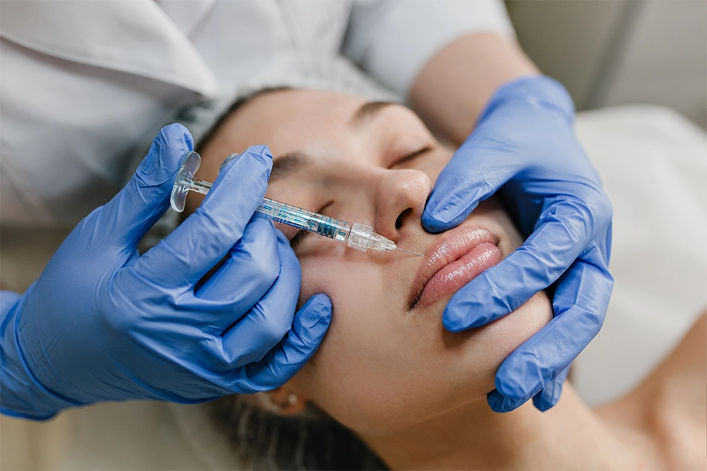 Kartal Lip Filler - Aesthetic Balance at a Surgeon's Fingertips